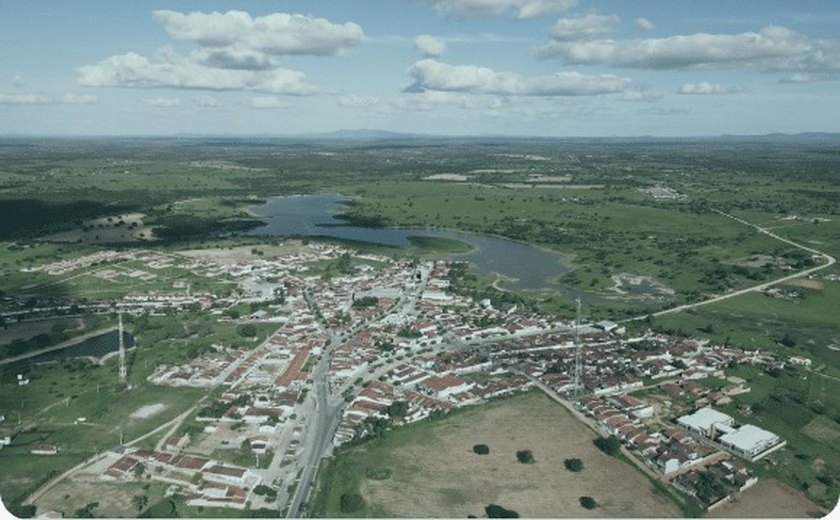 Três pessoas sofrem atentado a tiros, em Olivença