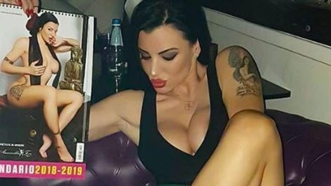 Atriz pornô doará dinheiro para clube falido na Itália