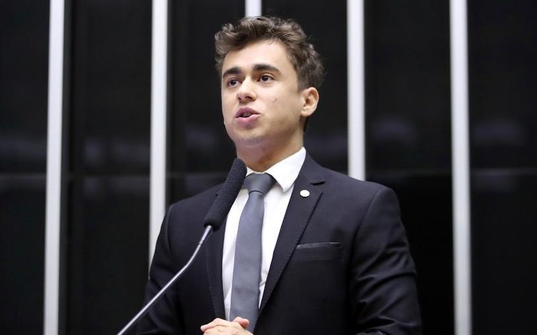 Nikolas sobre ordem de prisão de Zambelli: não precisa gostar dela para admitir que é ilegal