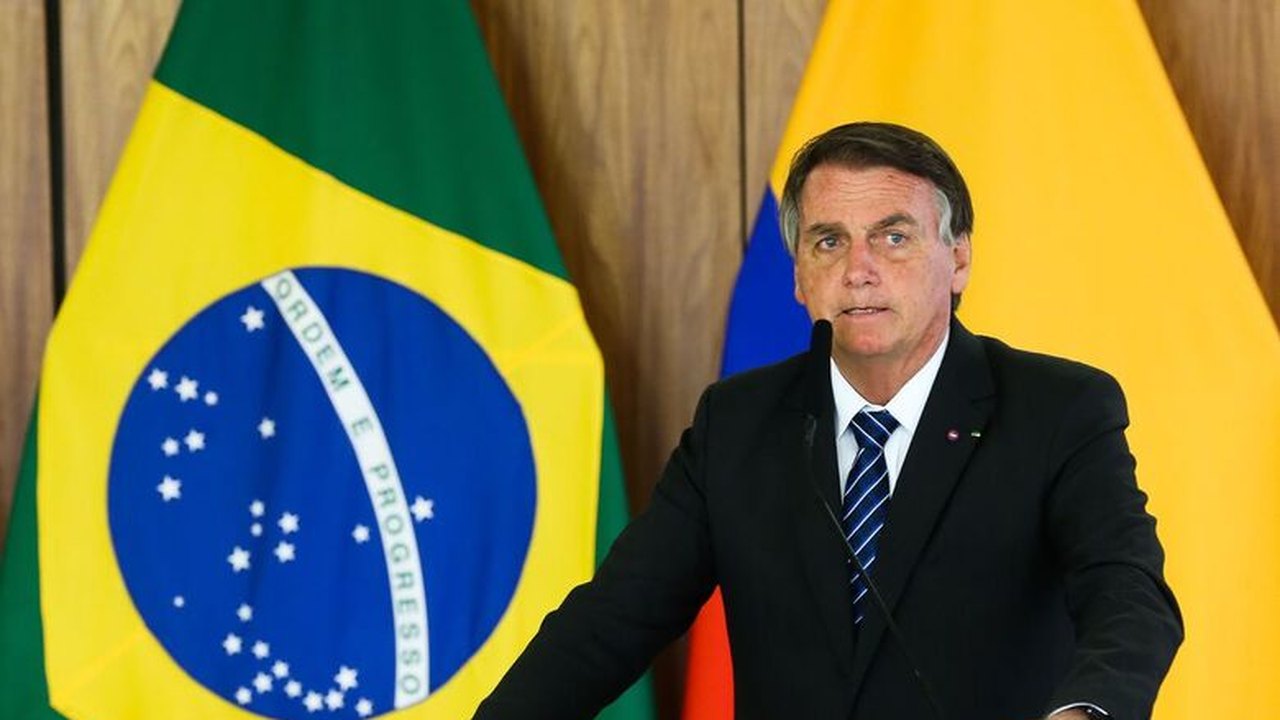 Bolsonaro assume que soube antes de reajuste da Petrobras e pediu 1 dia de atraso