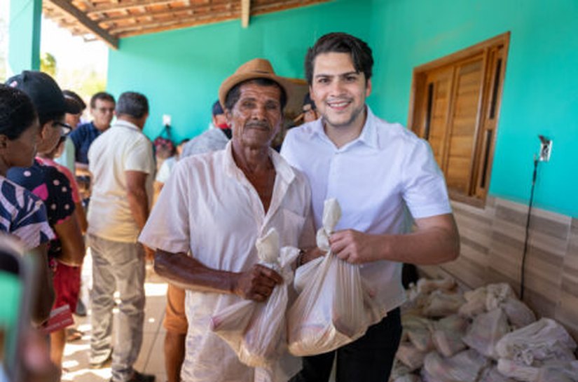 Prefeito Eduardo Bulhões inicia distribuição do peixe da Semana Santa para beneficiar 12.500 famílias