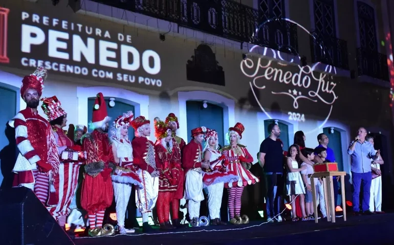 Prefeito Ronaldo Lopes abre programação do Penedo Luz 2024