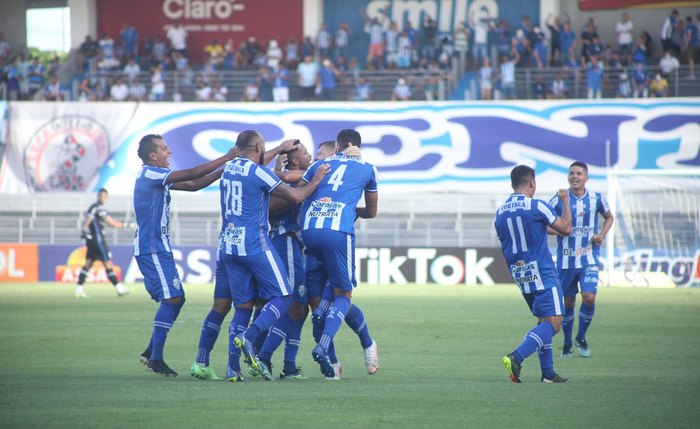 Jogadores do CSA comemoram gol marcado no Rei Pelé Jogadores do CSA comemoram gol marcado no Rei Pelé