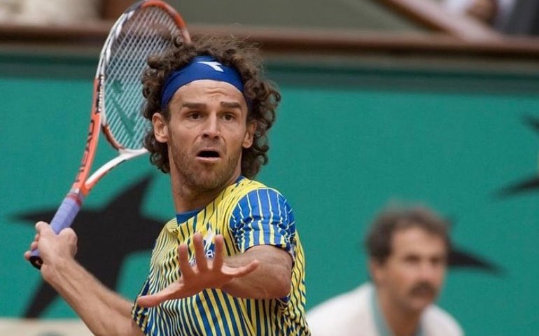 Dia do Brasil no tênis? Guga derrotou Federer, então número 1, em Roland Garros também em 29 de maio; relembre