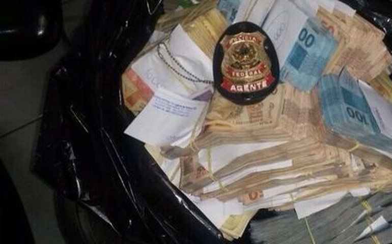 Polícia Federal indicia 46 envolvidos na Operação Lava Jato