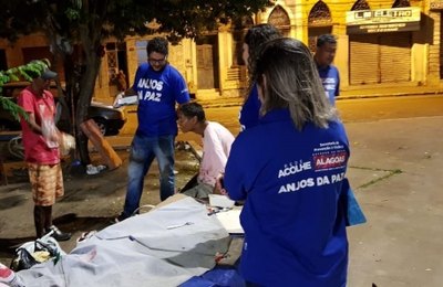 Busca ativa noturna retira dependentes químicos das ruas de Maceió