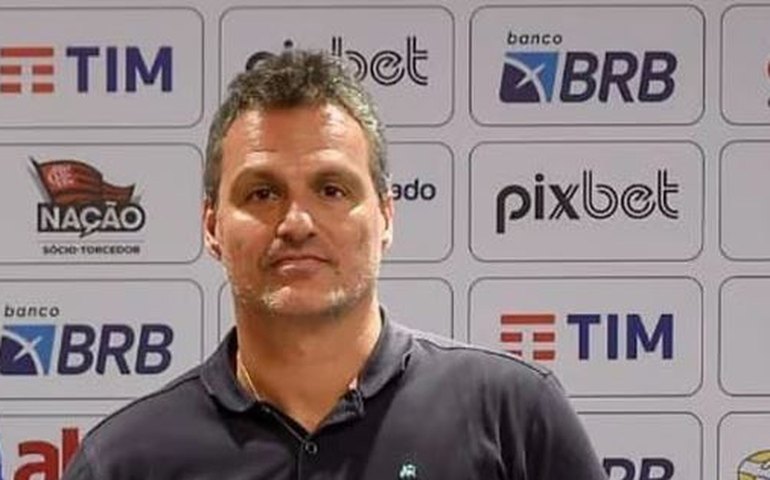 Spindel afirma que alguns jogadores ficam 'com medo' de ser contratados para disputar posição no Flamengo