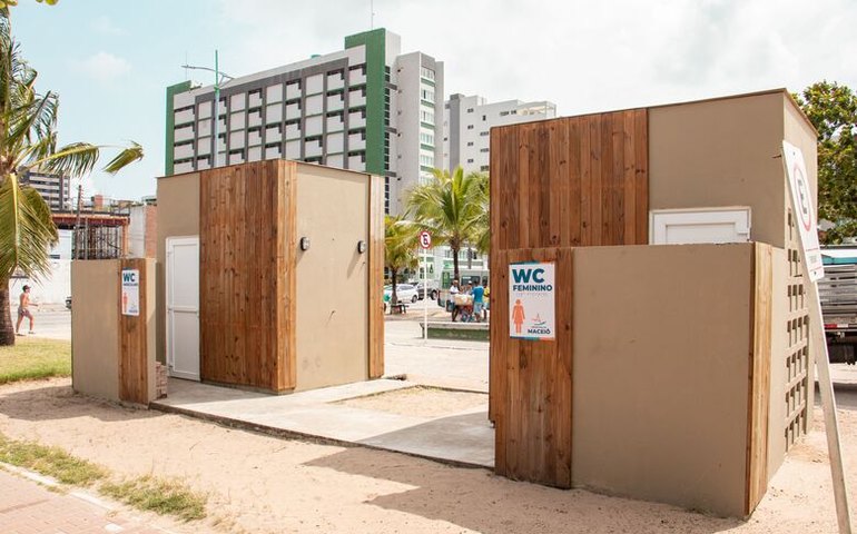Banheiros públicos da orla marítima de Maceió funcionam em novo horário