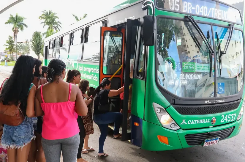 Setor de serviços cresce 0,1% em agosto e amplia recorde