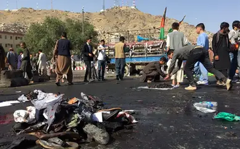 Ataque de homem-bomba mata ao menos 24 pessoas em estação de trem no Paquistão