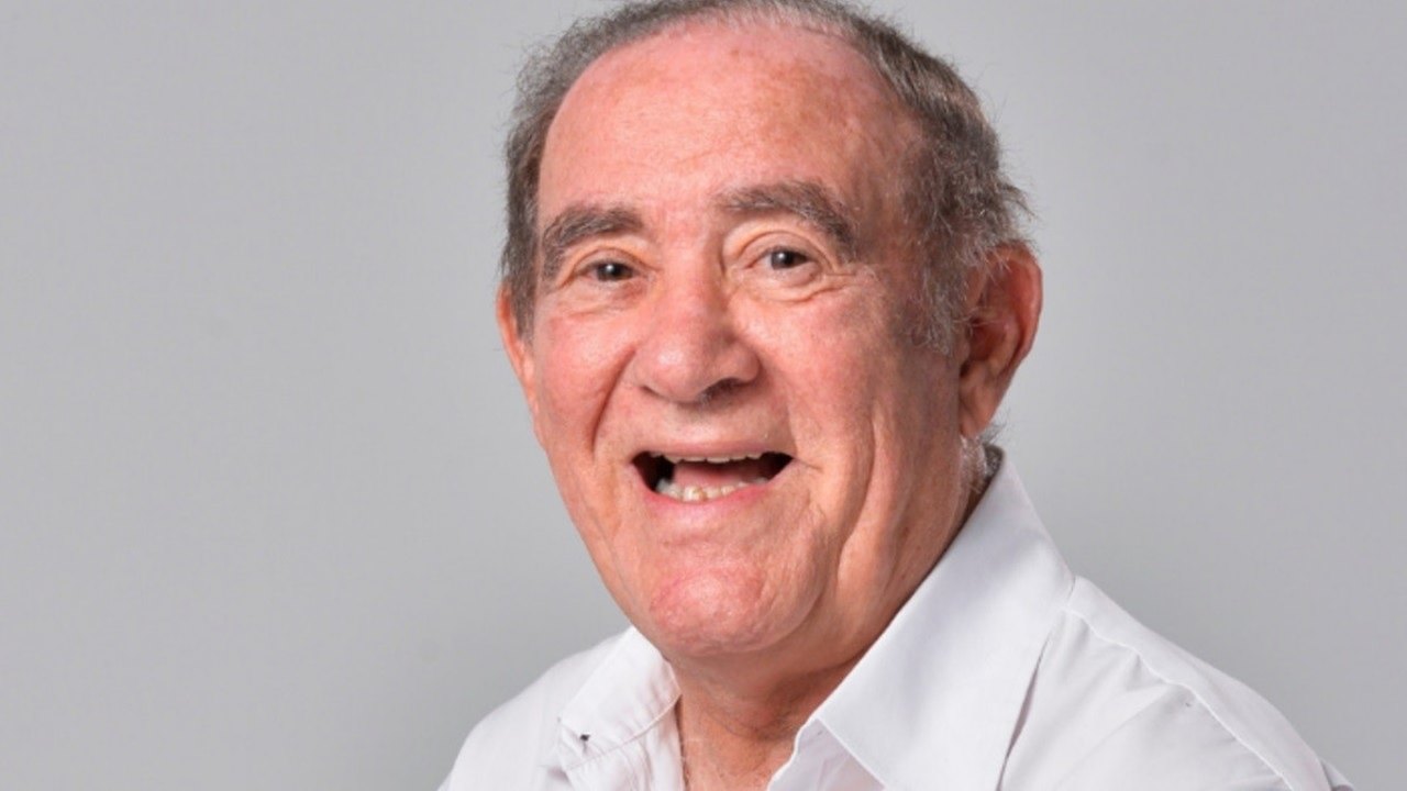 Renato Aragão recebe alta hospitalar após sofrer acidente isquêmico transitório