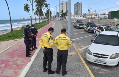 Em uma semana, 163 veículos foram autuados pela SMTT em Maceió por desobedecer decreto