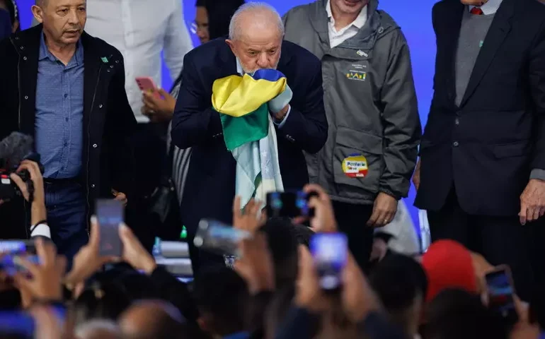 Haddad diz que Lula não negociará com Trump de forma 'submissa'