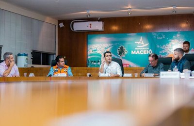 Prefeito JHC determina reforço nas ações para prevenir danos causados pelas chuvas 