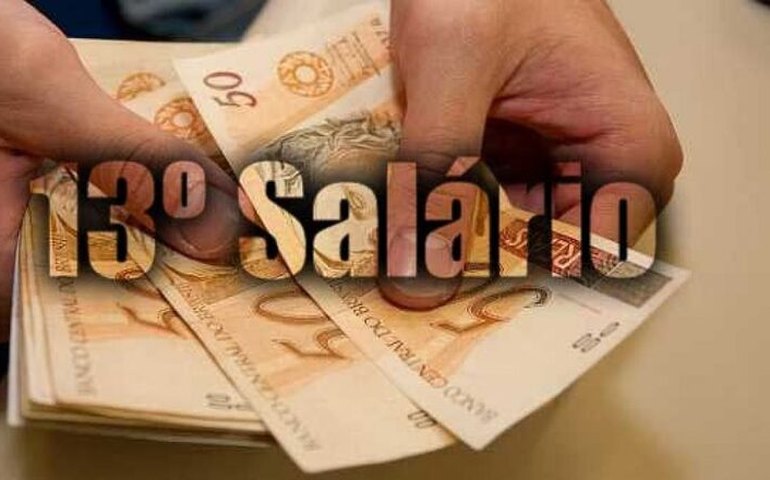 Prefeitura de Penedo paga 13º salário dos aniversariantes de dezembro
