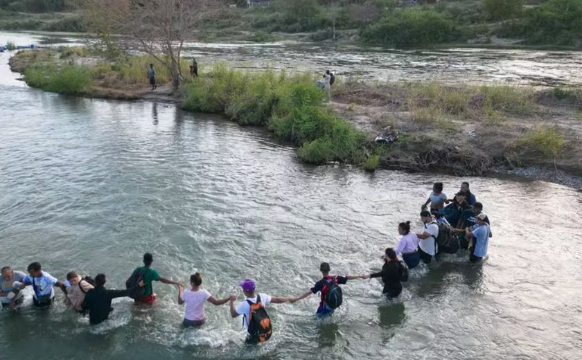 Justiça dos EUA mantém suspensa a aplicação da lei anti-imigração do Texas 