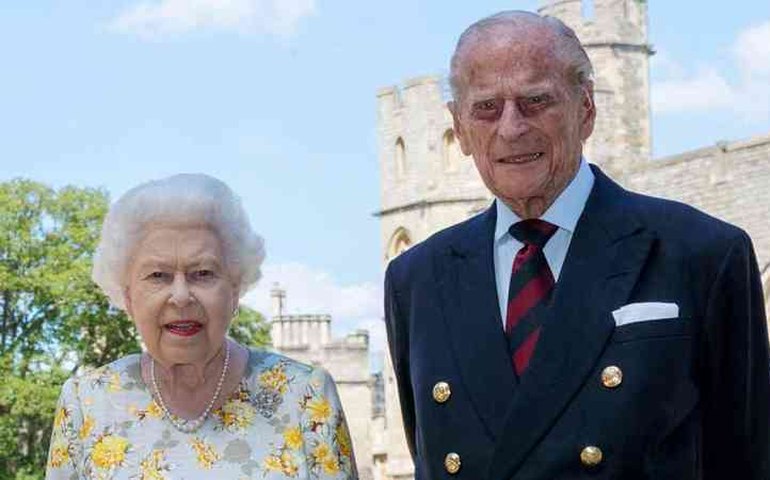 Príncipe Philip chega aos 99 anos de idade ao lado da rainha Elizabeth II