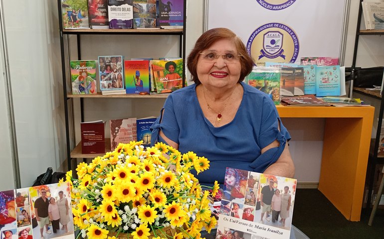 Idosa do Serviço de Convivência lança livro na 11ª Bienal Internacional do Livro de Alagoas