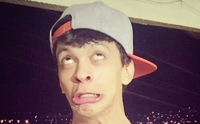 Quem é Júlio Cocielo, influenciador que será julgado por racismo?