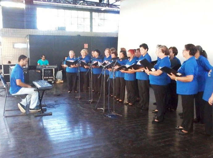 Sesc promove projeto Cantando com Arte voltado para público idoso