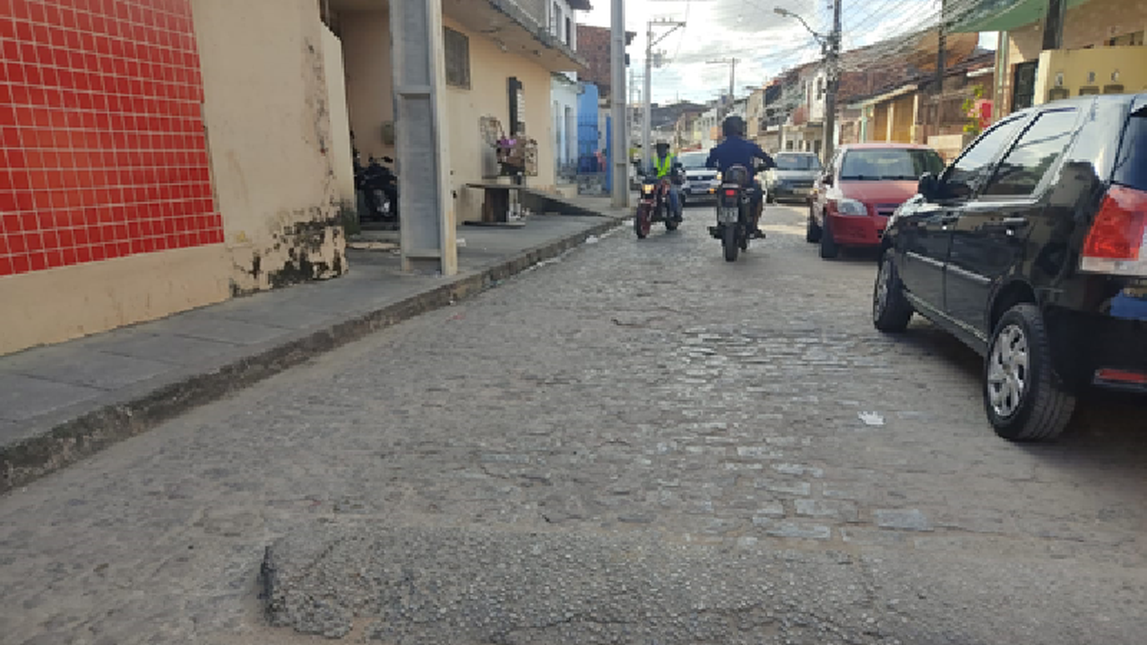 Recapeamento da rua São Domingos, no Jacintinho, é solicitado pelo vereador Aldo Loureiro ao prefeito JHC