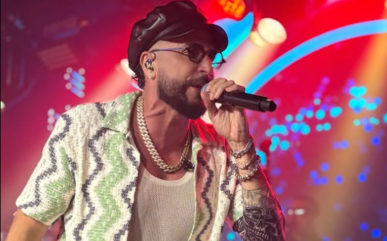 Latino diz que é extorquido e ameaçado por um dos filhos, que rebate acusações