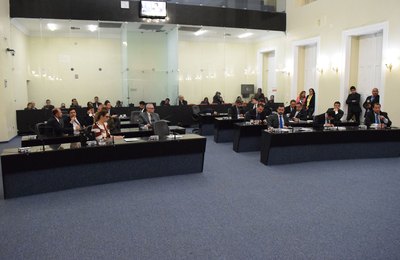 Plenário aprova projeto que reduz alíquotas do IPVA