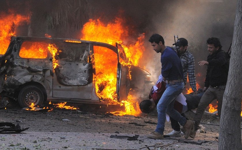 Atentado com carro-bomba mata pelo menos 42 pessoas na Síria