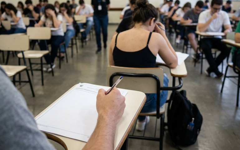 Fuvest propõe reflexão sobre o perdão na redação da segunda fase