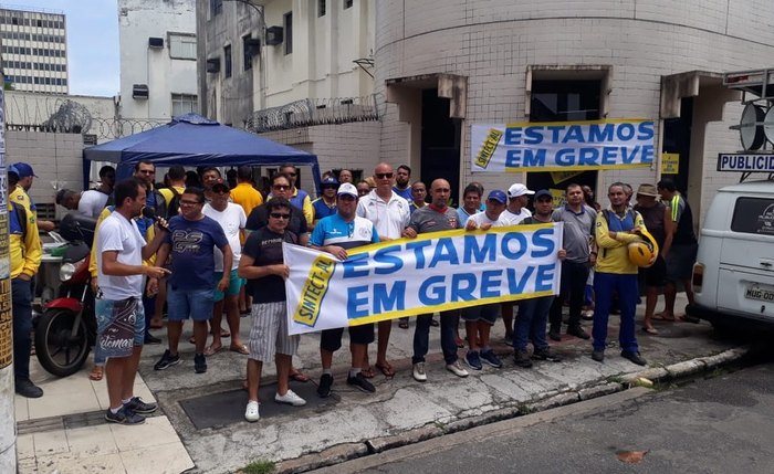 Trabalhadores protestam contra o projeto de privatização dos Correios que tramita no Senado Trabalhadores protestam contra o projeto de privatização dos Correios que tramita no Senado