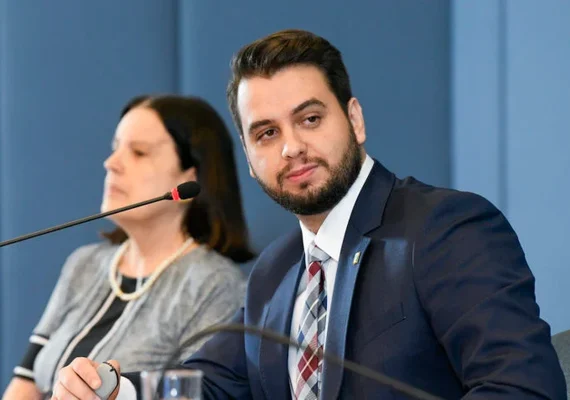 Filipe Martins escreveu discurso para Bolsonaro atacar eleições de 2022; defesa se manifesta