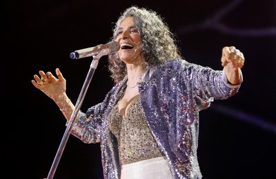 Simone é a grande atração deste domingo no Teatro Gustavo Leite