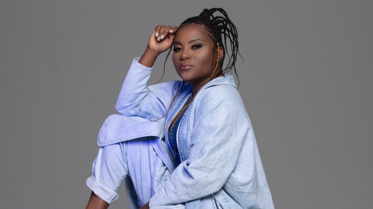 Karin Hils lança singles e se prepara para viver Alcione
