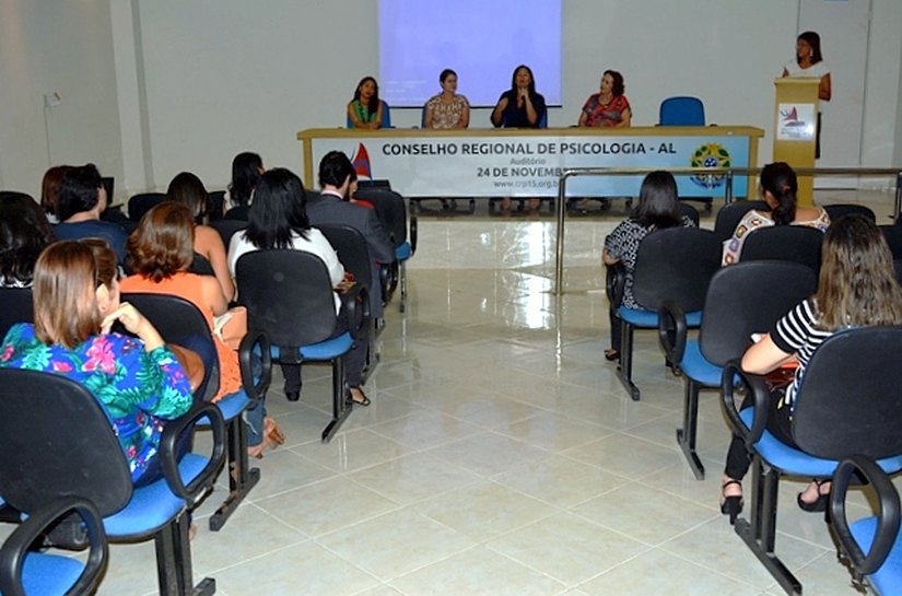 Seminário discute políticas públicas para vítimas de violência