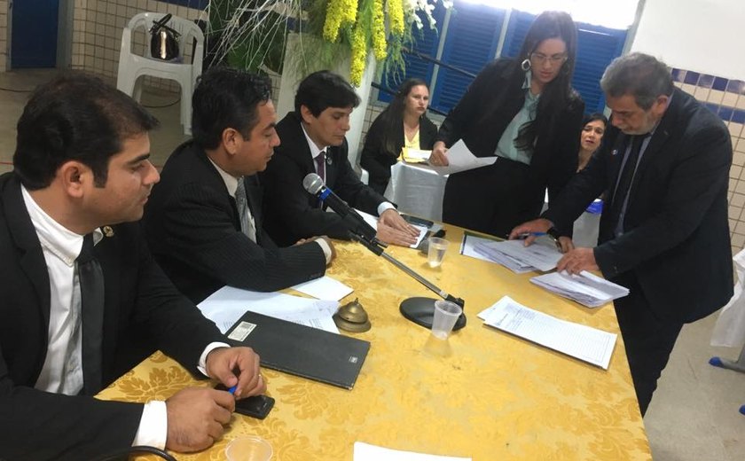 Palmeira: Dez vereadores pedem a destituição do presidente Junior Miranda