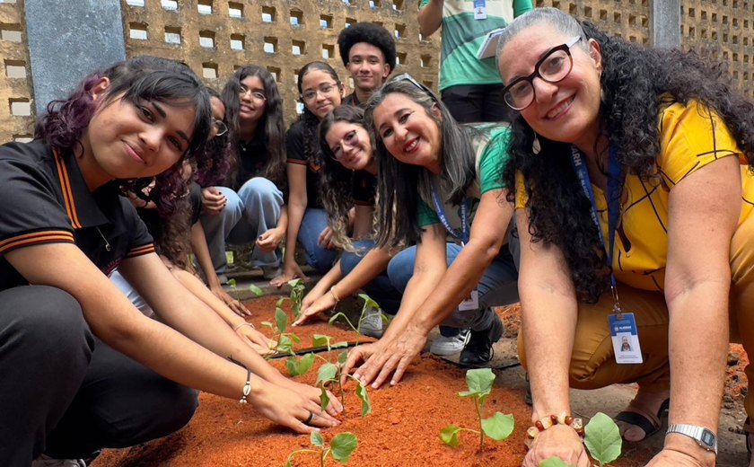 Escola Estadual Maria Ivone Santos de Oliveira ganha Horta Urbana do programa Alagoas Sem Fome