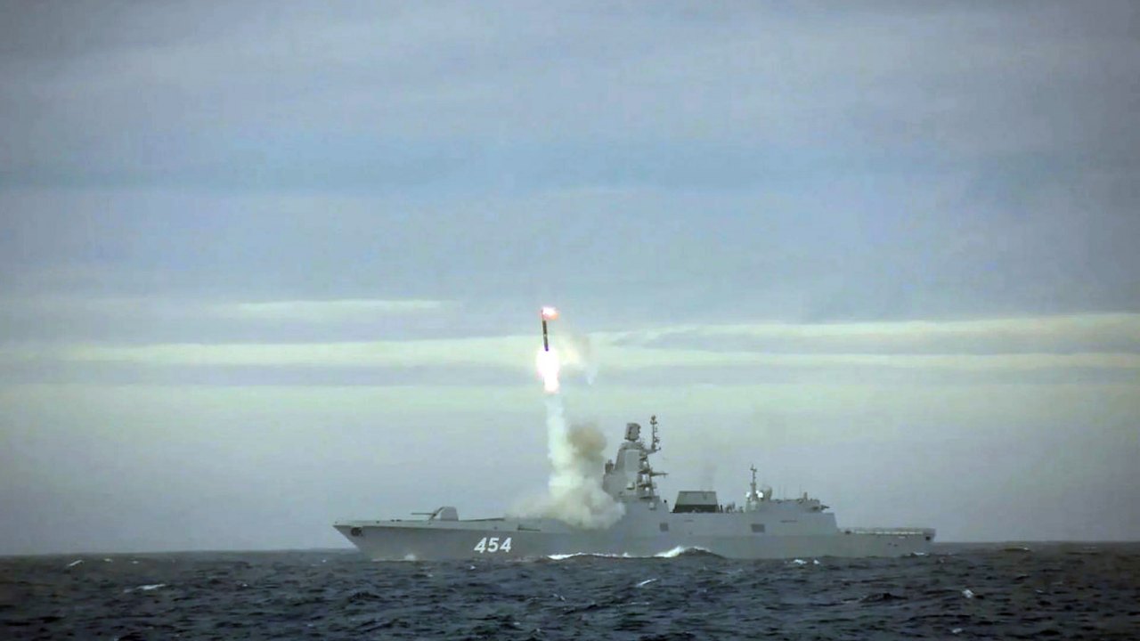 Rússia atinge com míssel cidade no sul da Ucrânia e pressiona ataques no leste