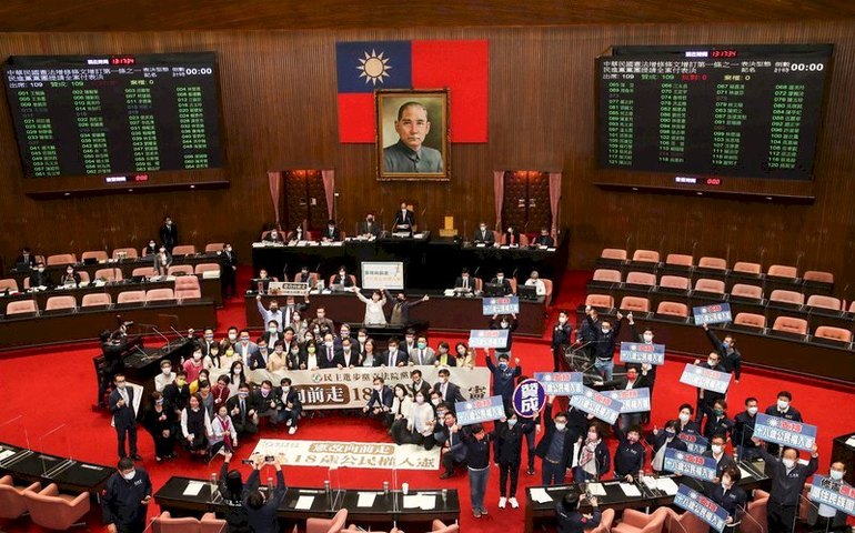 Legislativo de Taiwan aprova medidas que dão menos poder ao presidente, em favor da China