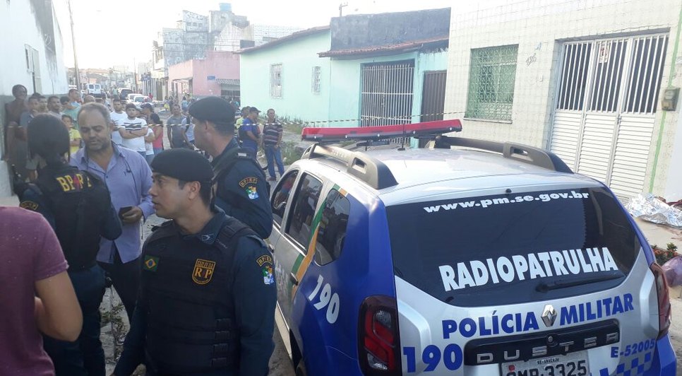 Dois homens são baleados na tarde desta segunda-feira no bairro Santo Antônio  / Foto: 0000000