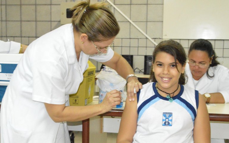 Sesau reforça a importância da vacina contra o HPV para prevenir o câncer de útero