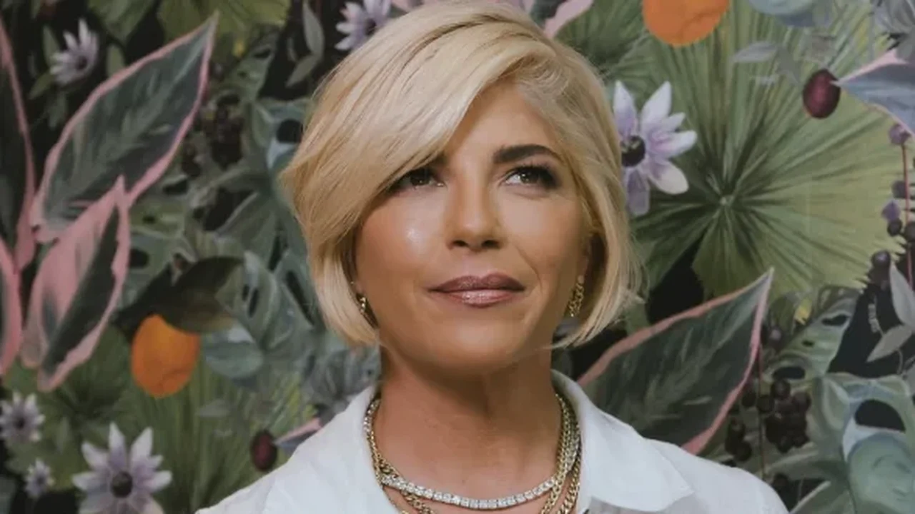 Selma Blair é acusada de agredir tripulantes em voo de Nova York