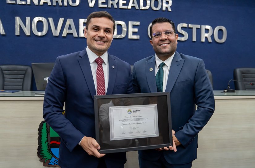 Alexandre Ayres recebe Comenda Arthur Ramos em reconhecimento à sua trajetória na saúde pública de Alagoas