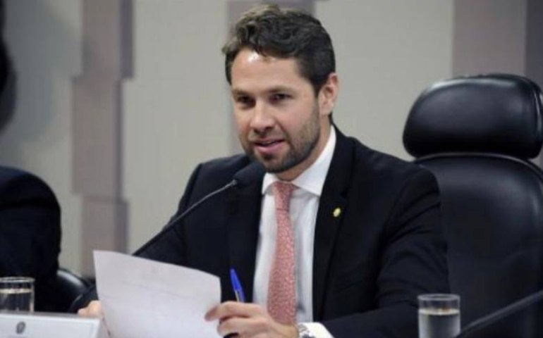 Pedro Vilela emplaca emendas na LDO que beneficiam educação, saúde, turismo e meio ambiente