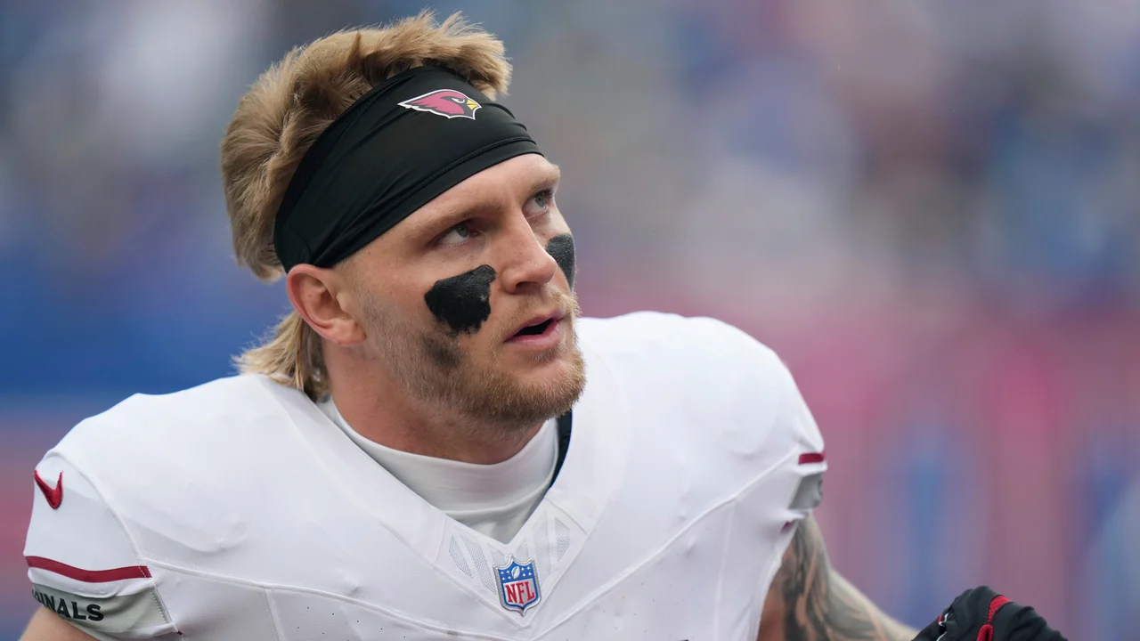 NFL suspendeu o árbitro Jeff Seeman por 2 jogos e o juiz Adrian Hill por 1 jogo por conduta antiprofissional.