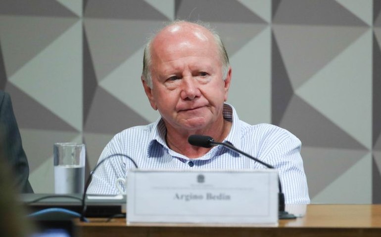 Fazendeiro investigado por financiar atos antidemocráticos fica em silêncio na CPMI