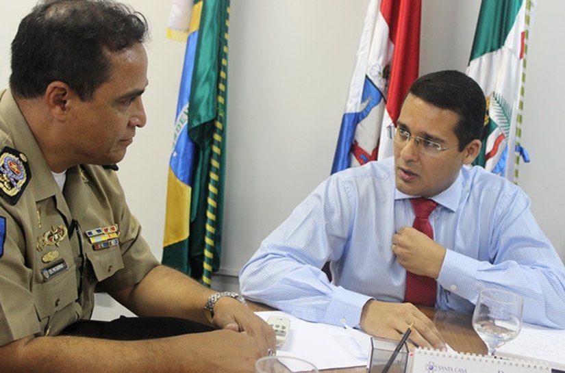 Governo recebe policiais militares e bombeiros em Mesa de Negociação