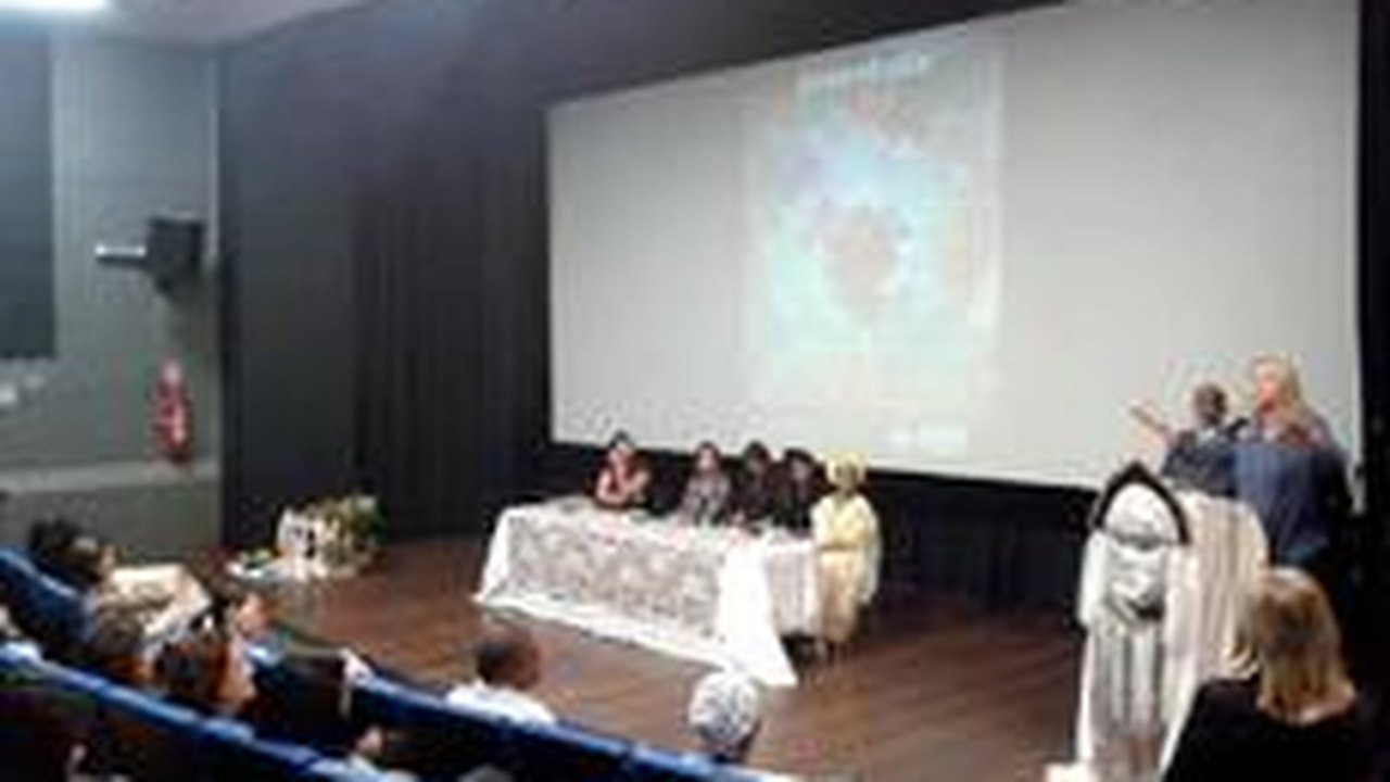 Secretária participa da abertura do Encontro de Mulheres Jovens Negras