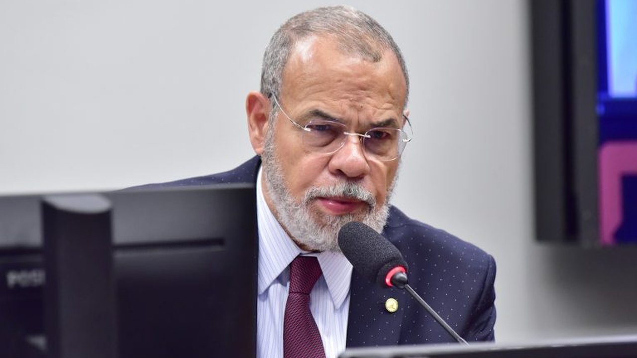 Comissão debate projeto que estabelece prazo para planos de saúde no tratamento de câncer