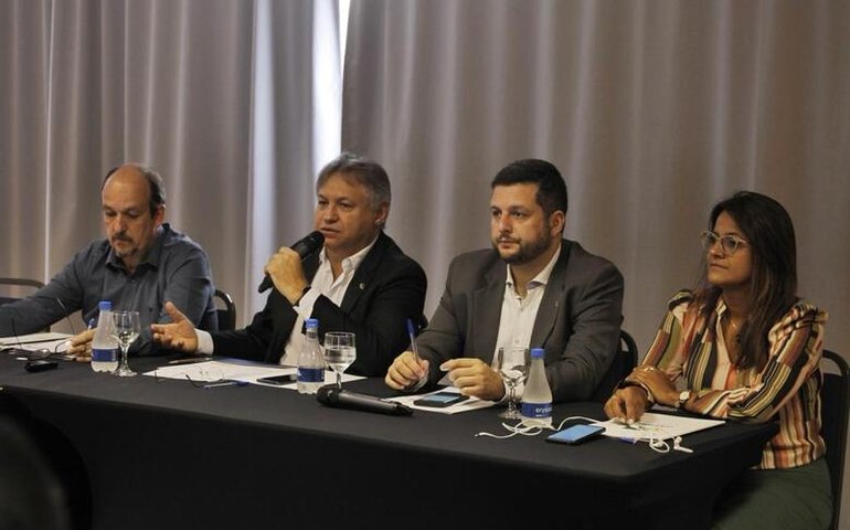 Cosems-AL participa de reunião com Conasems e ministra da Saúde