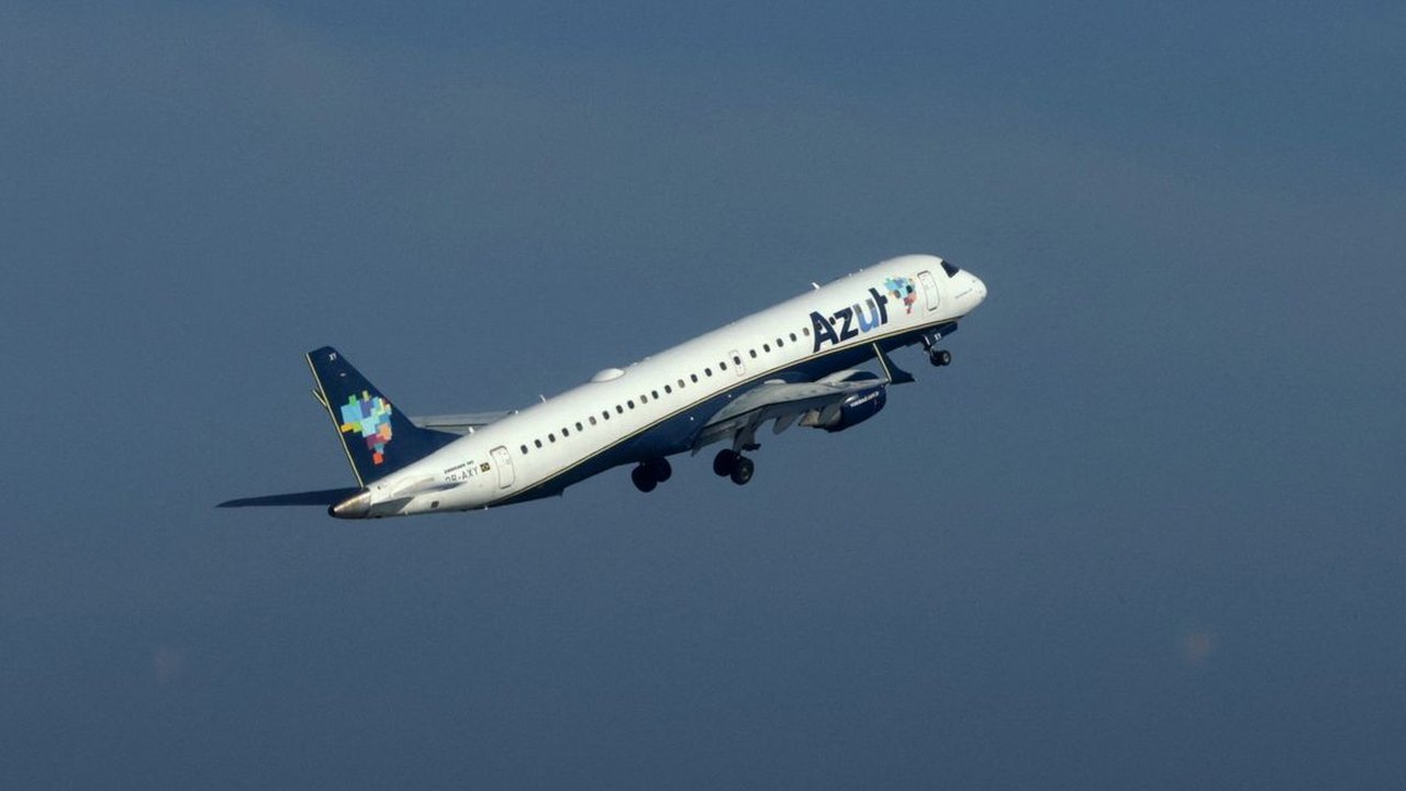 Avião da Azul com destino a Manaus retorna a Viracopos após tripulação declarar falha